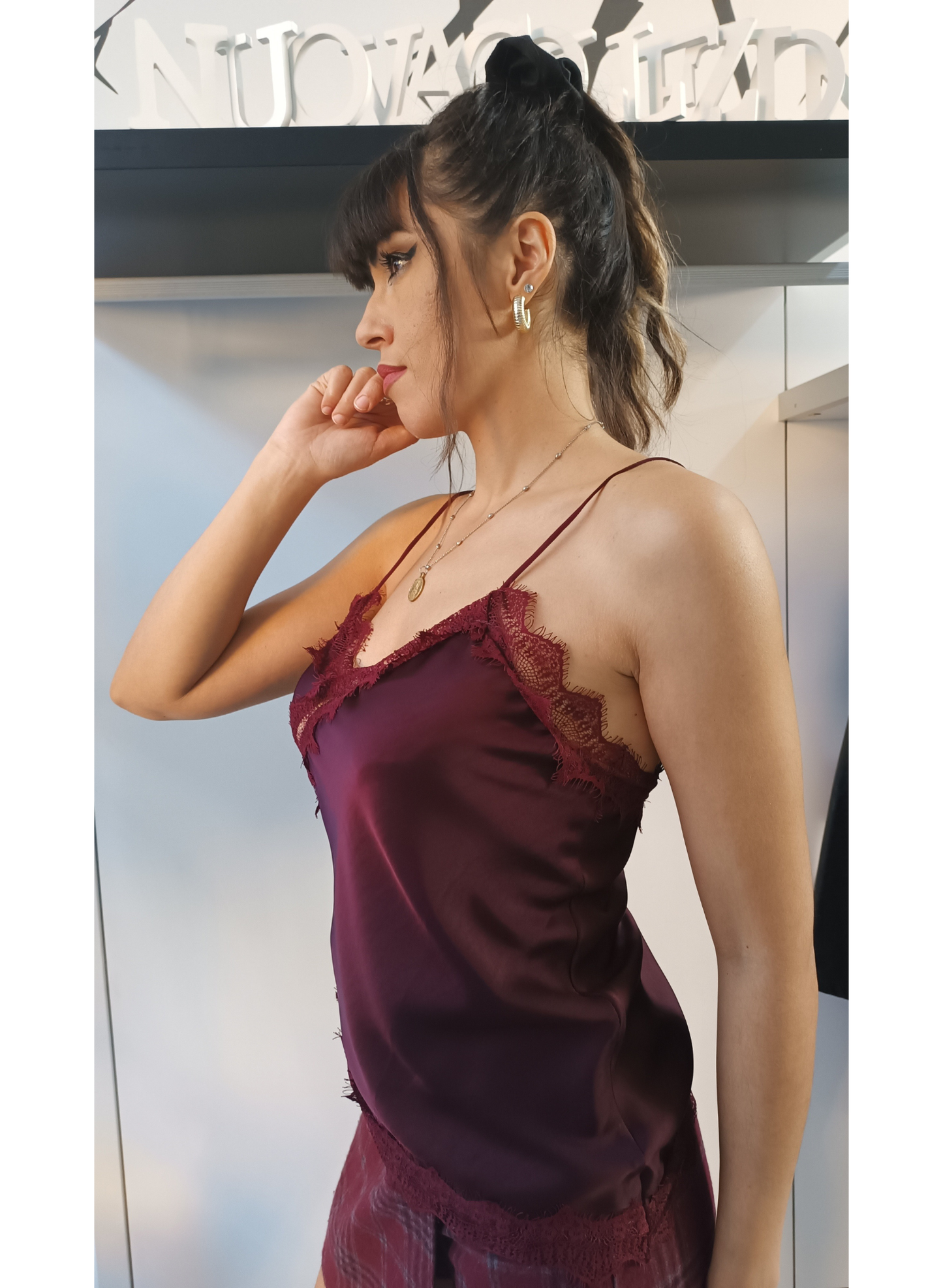 Top lingerie colore burgundy