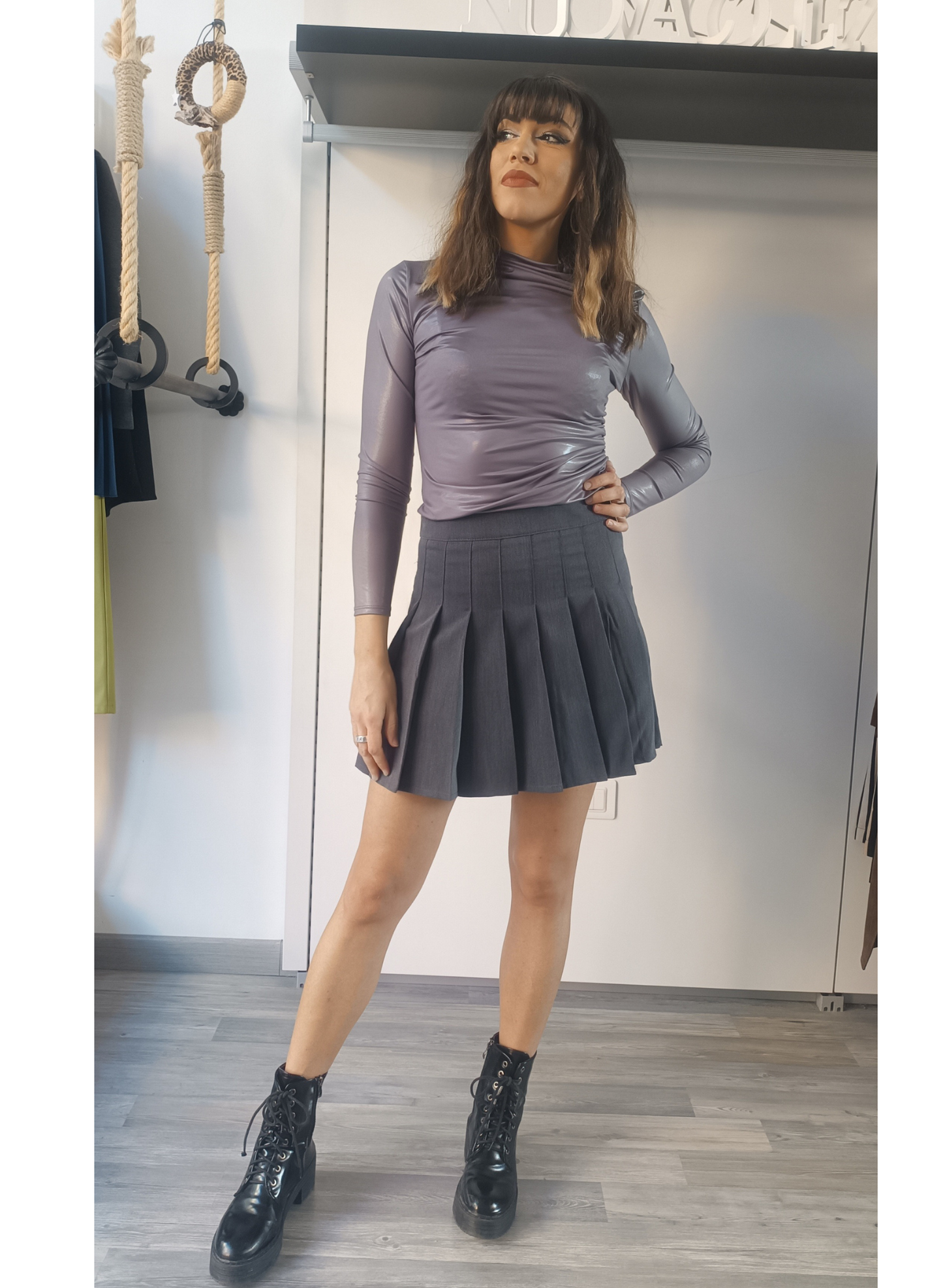 Minigonna a piegoni grigia