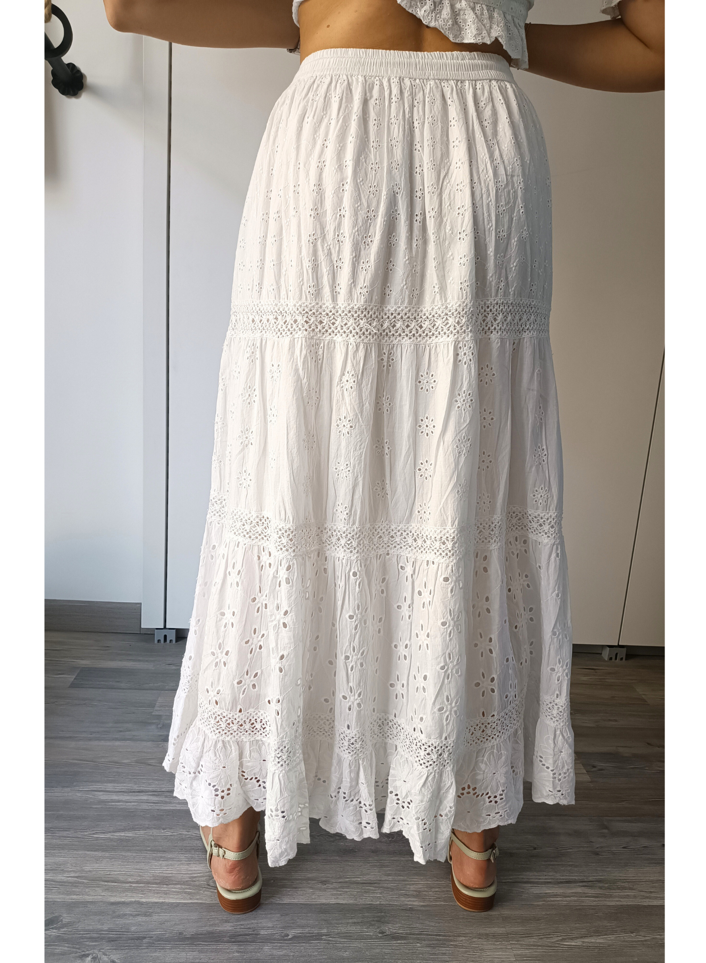 Gonnellone bianco in sangallo