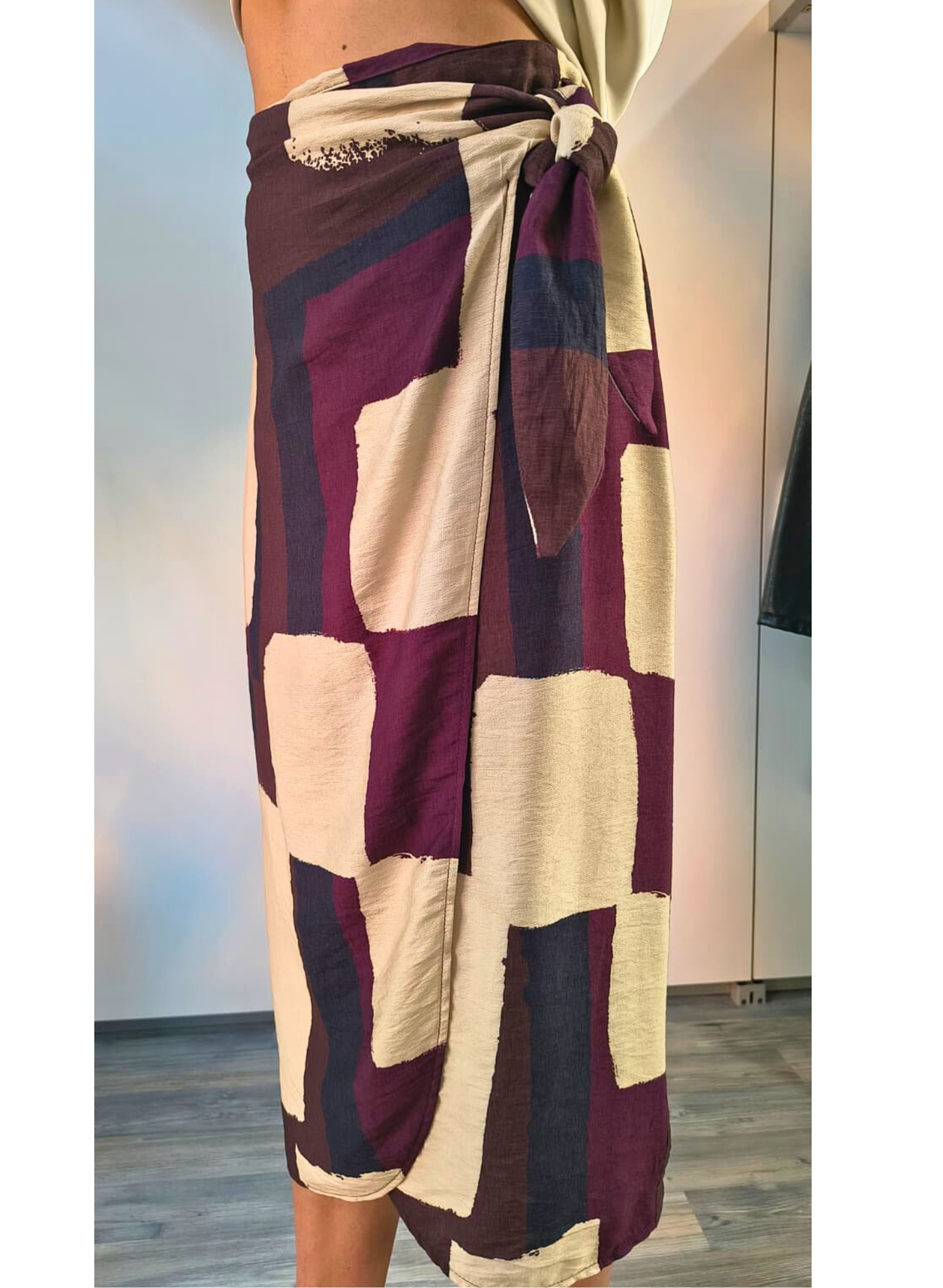 Gonna a portafoglio stampa astratta