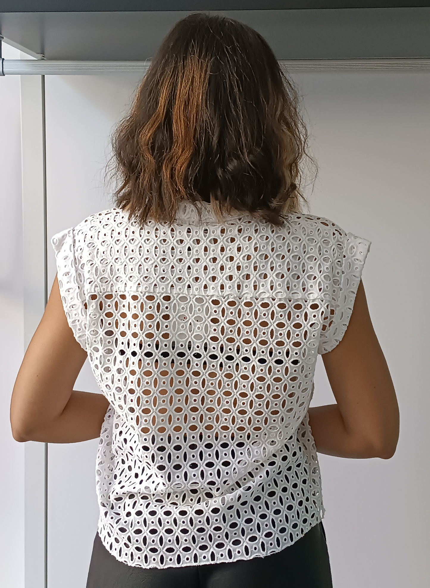 Camicia bianca traforata