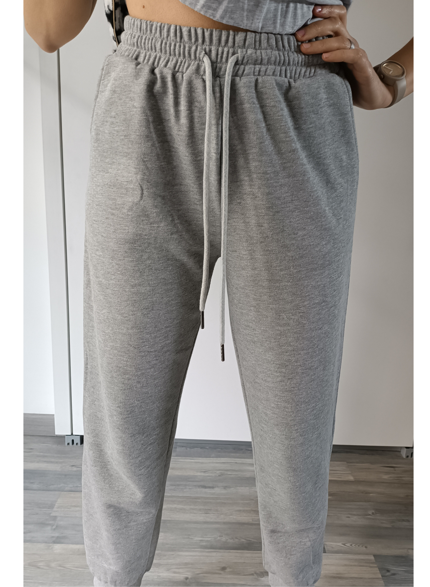 Pantaloni tuta in grigio fitness
