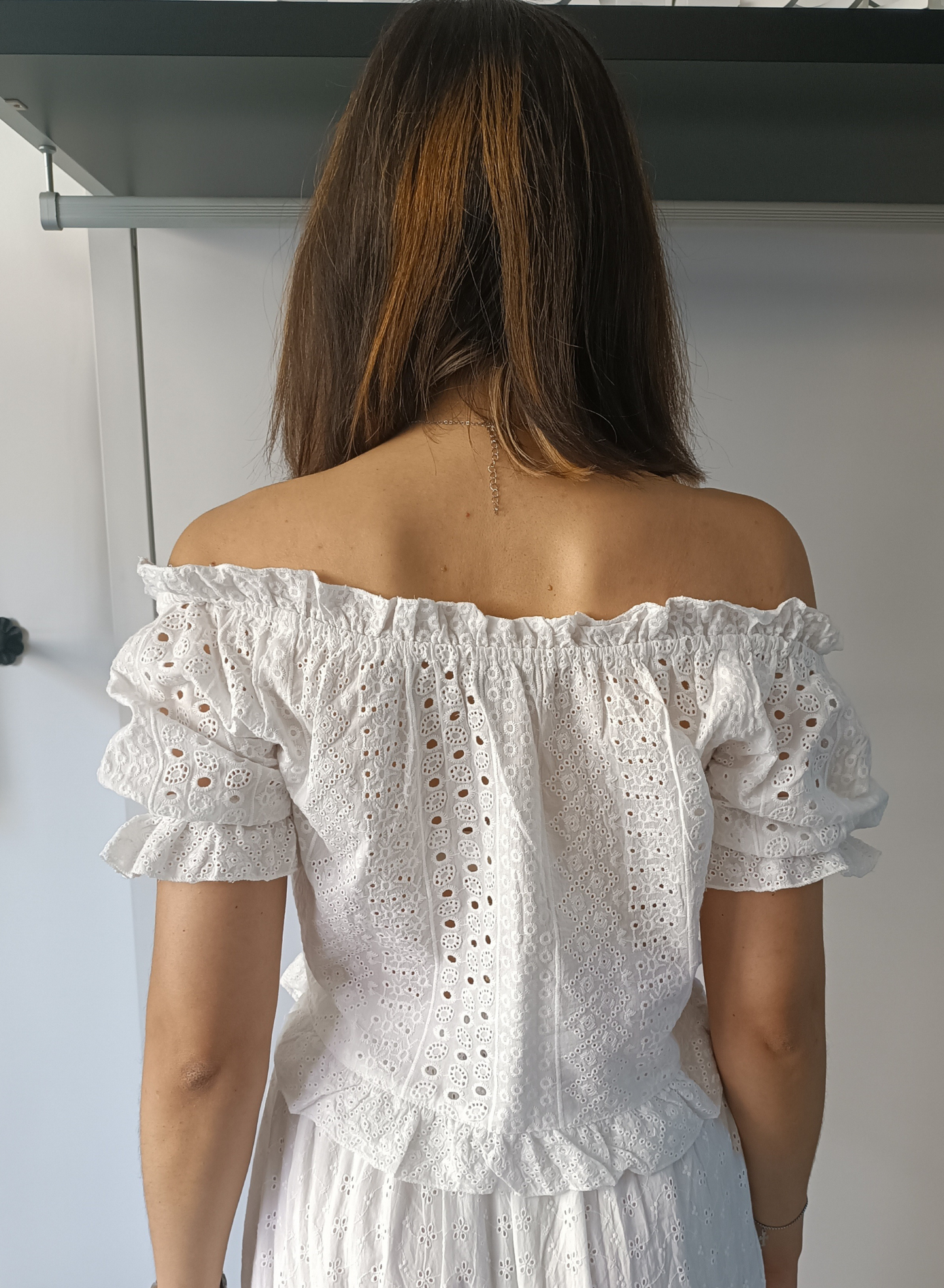 Maglia crop bianca sangallo