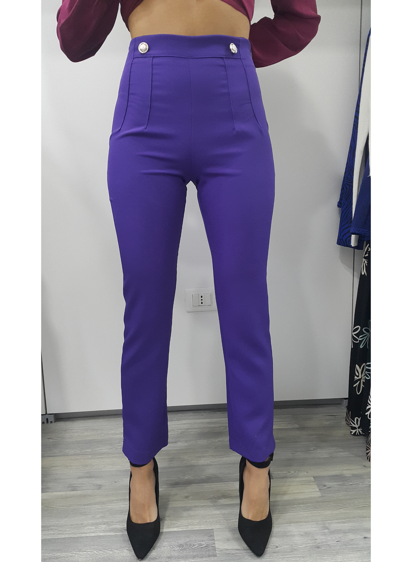 Pantaloni slim fit viola