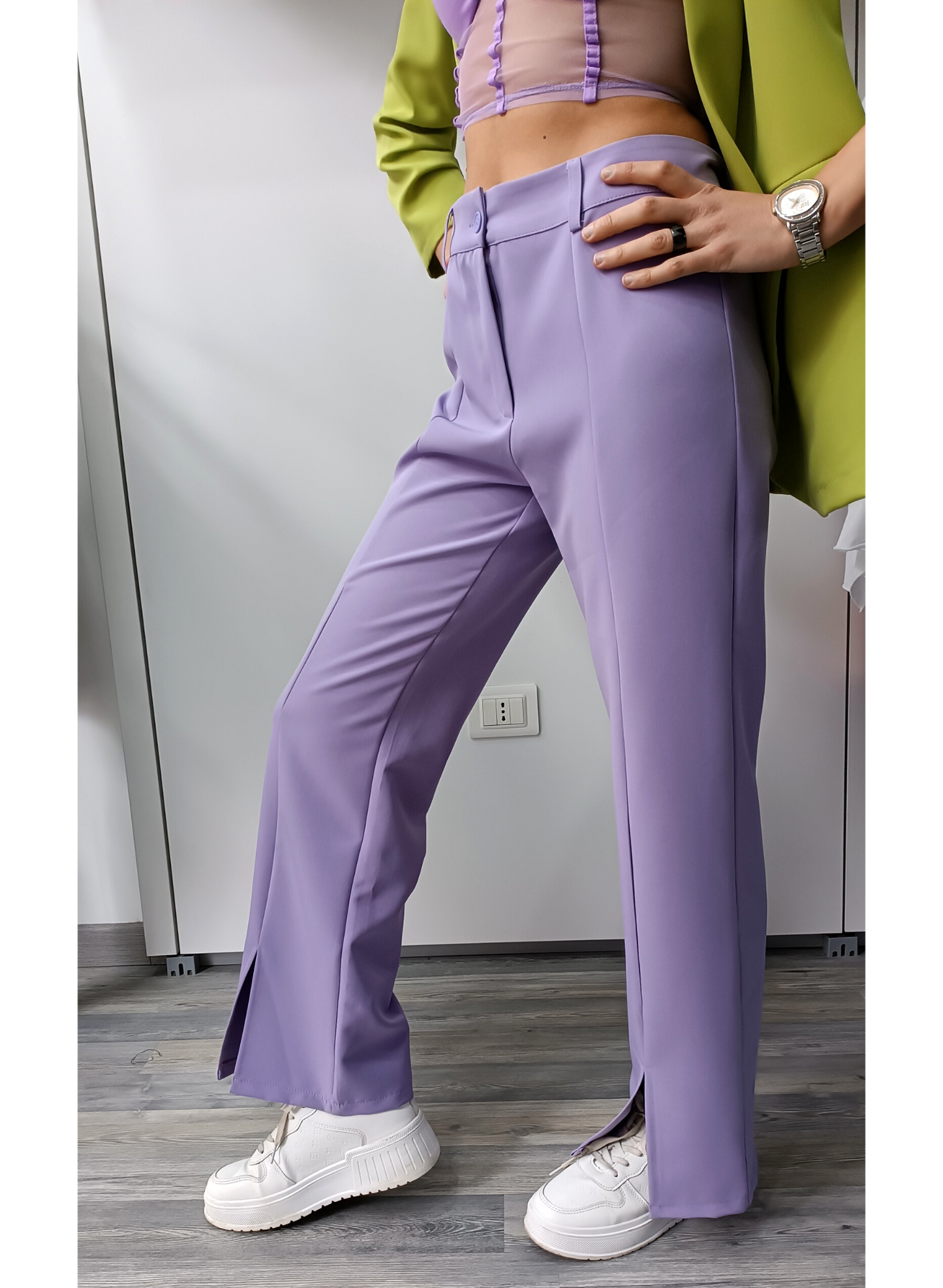 Pantaloni color glicine con spacchetto
