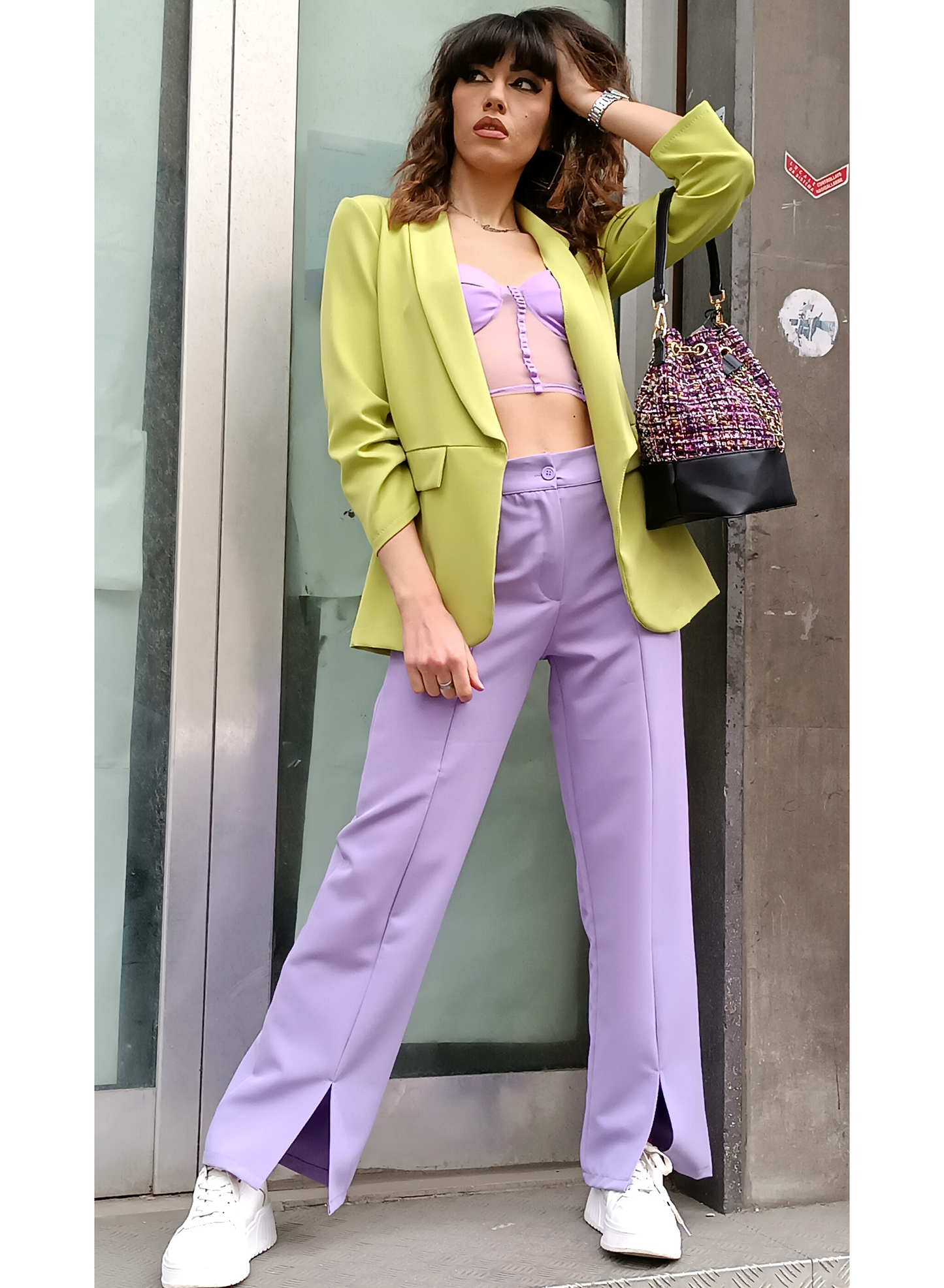 Pantaloni color glicine con spacchetto