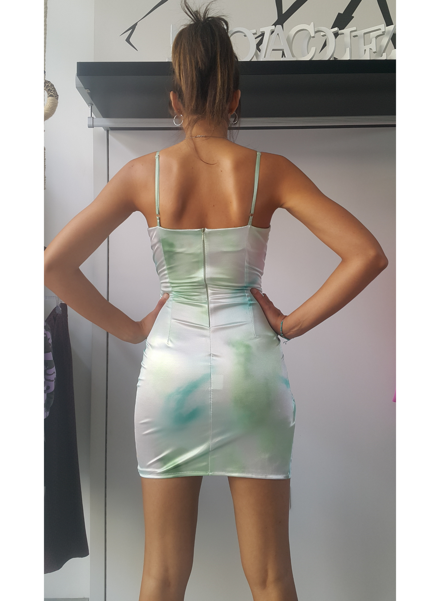 Abito incrociato con drappeggio