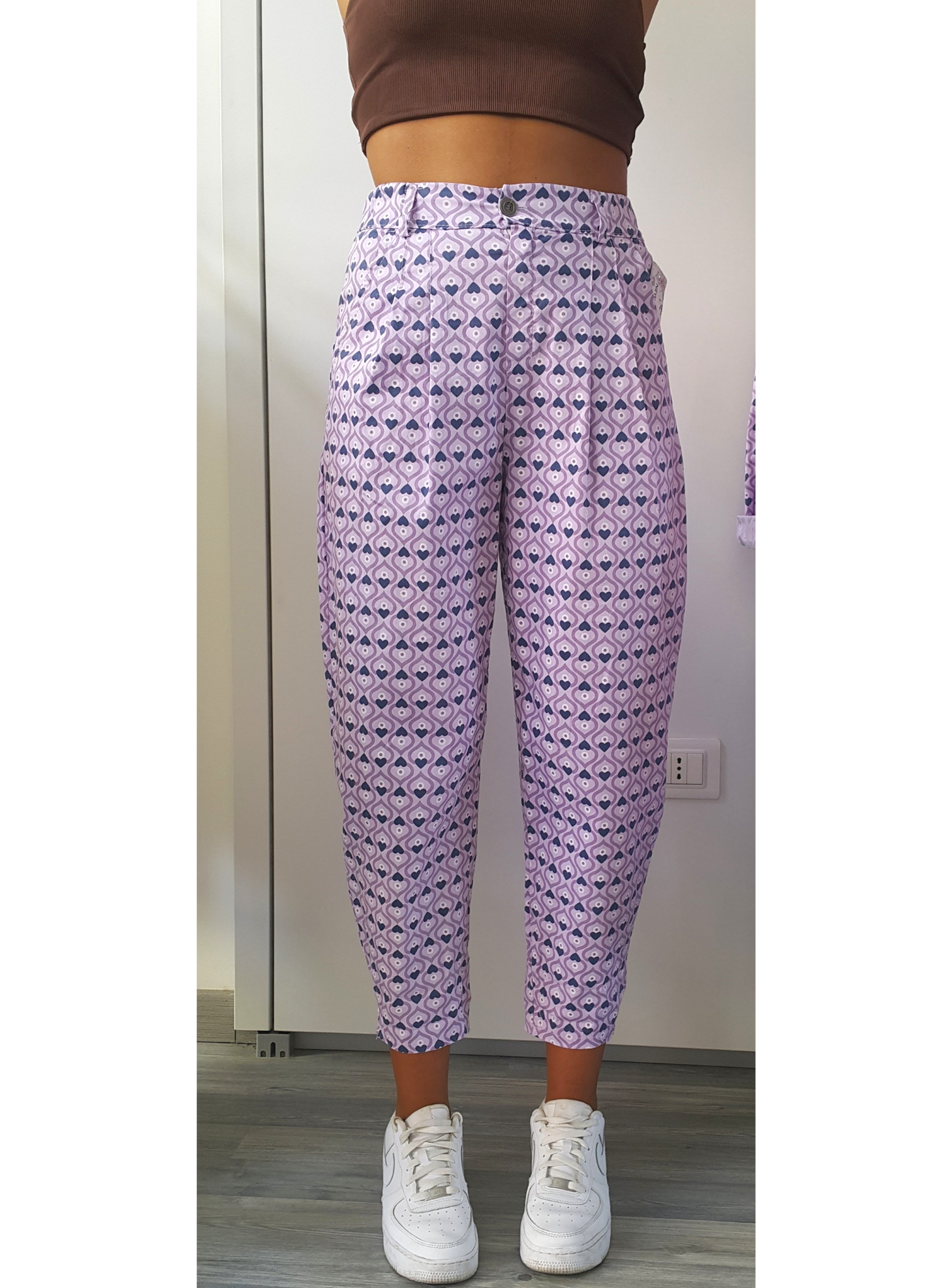 Pantaloni colore glicine stampa cuoricini
