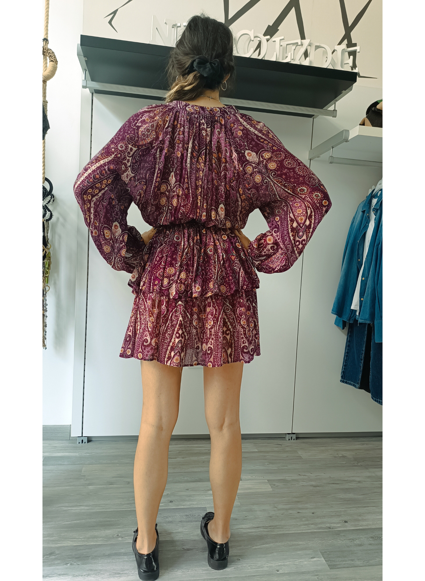 Abito fantasia con cintura