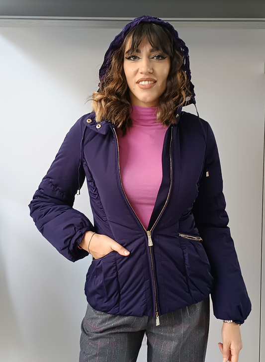 Piumino con cappuccio "colore melanzana"