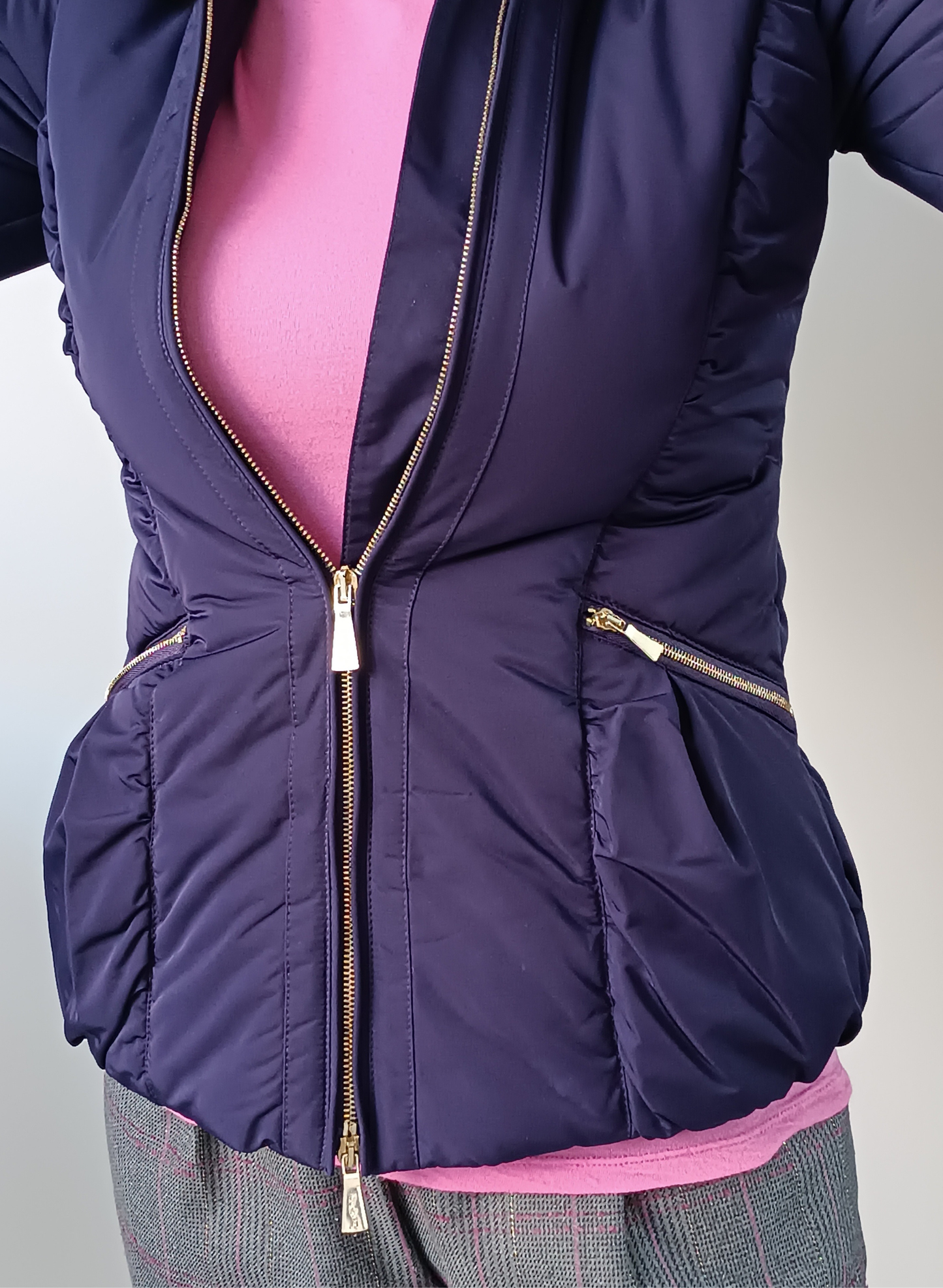 Piumino con cappuccio "colore melanzana"