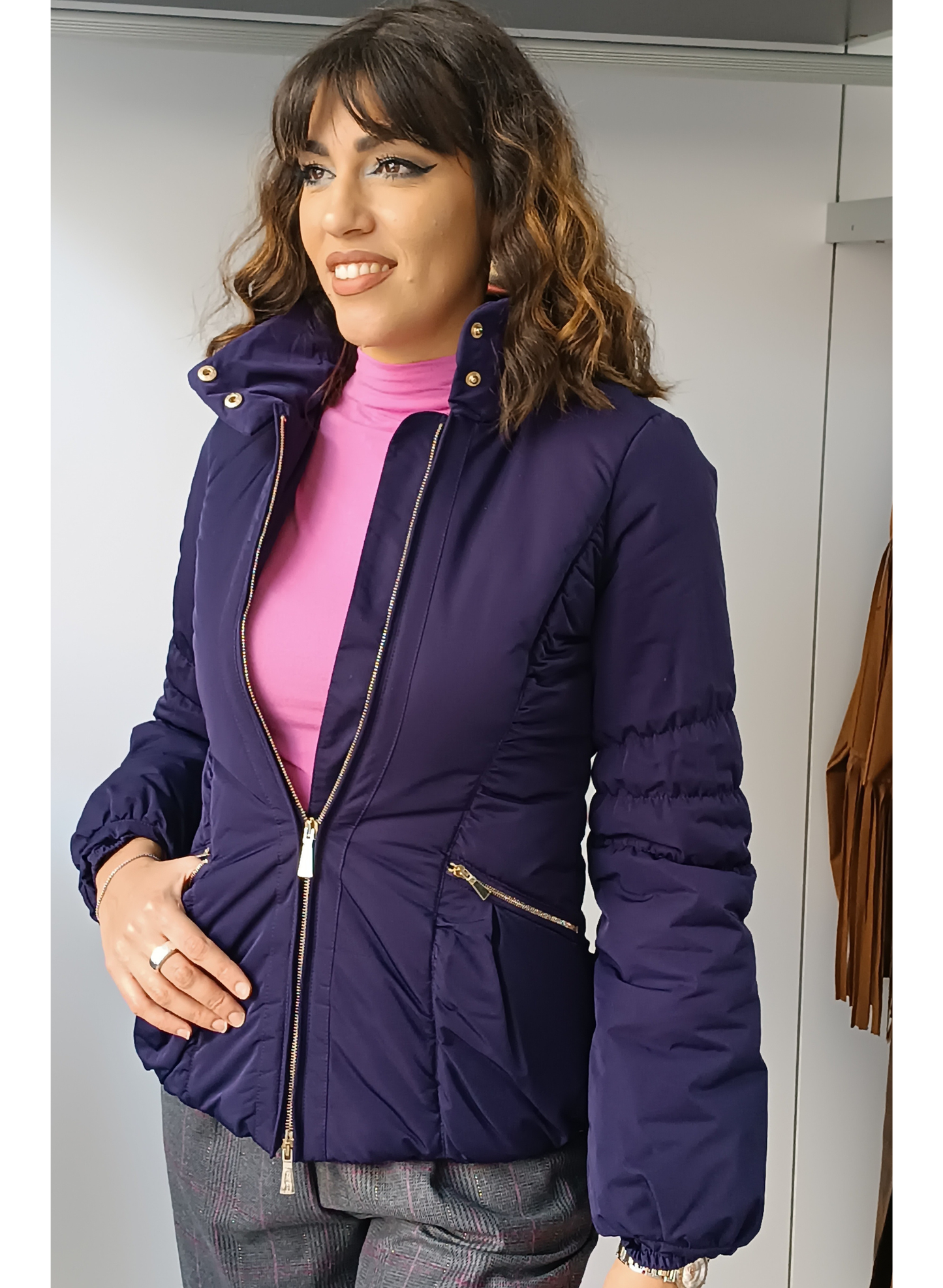 Piumino con cappuccio "colore melanzana"