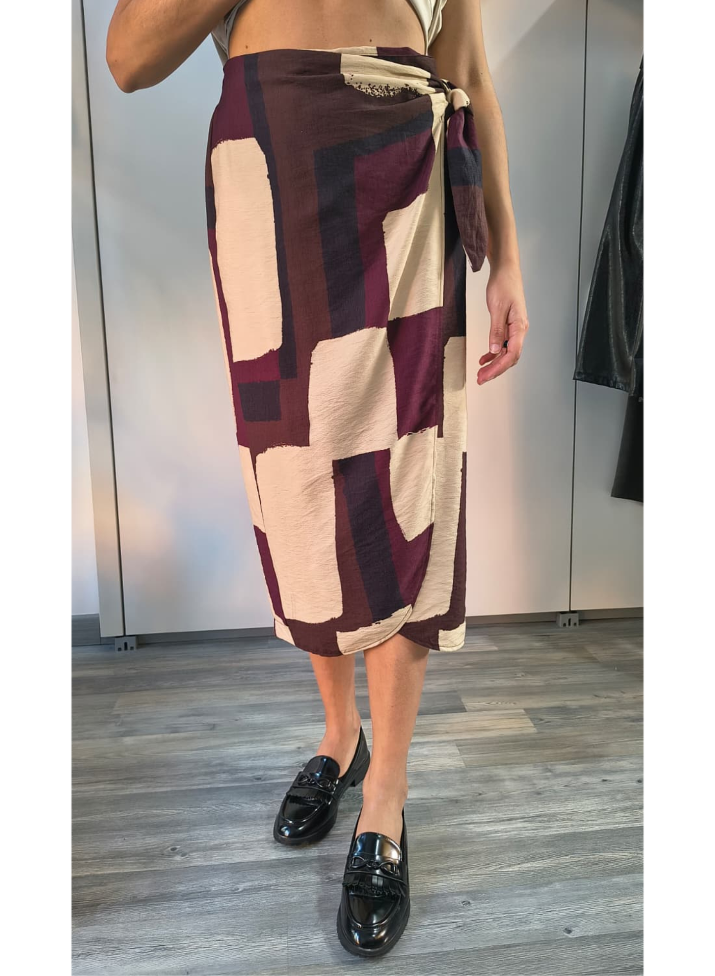 Gonna a portafoglio stampa astratta