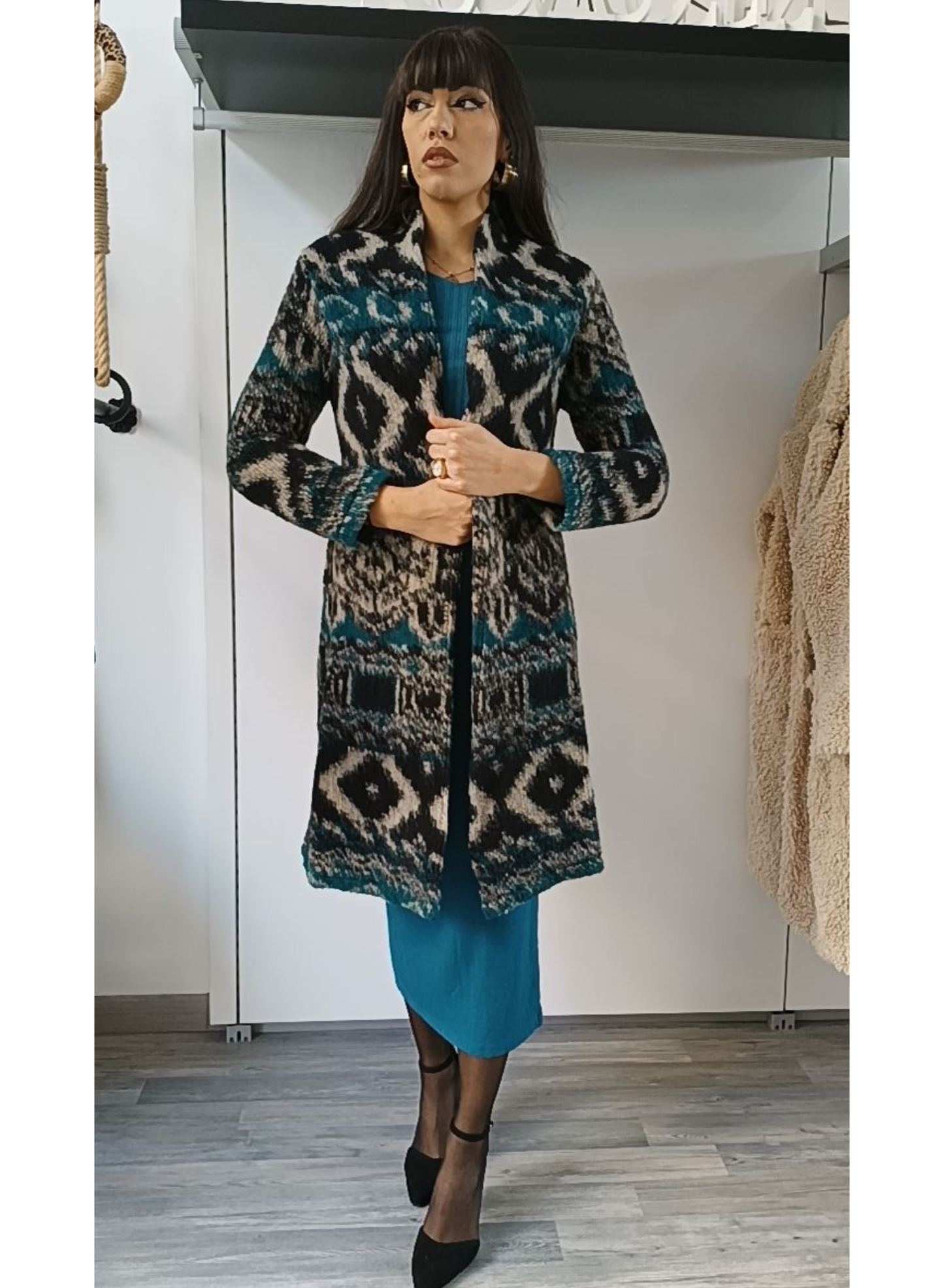 Cardigan fantasia astratta