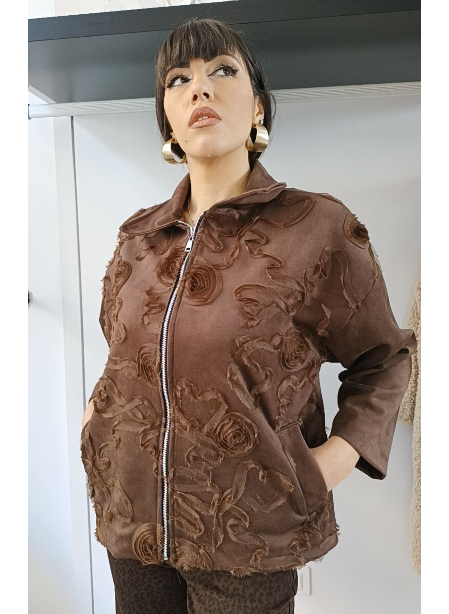 Giubbino con applicazioni fiori