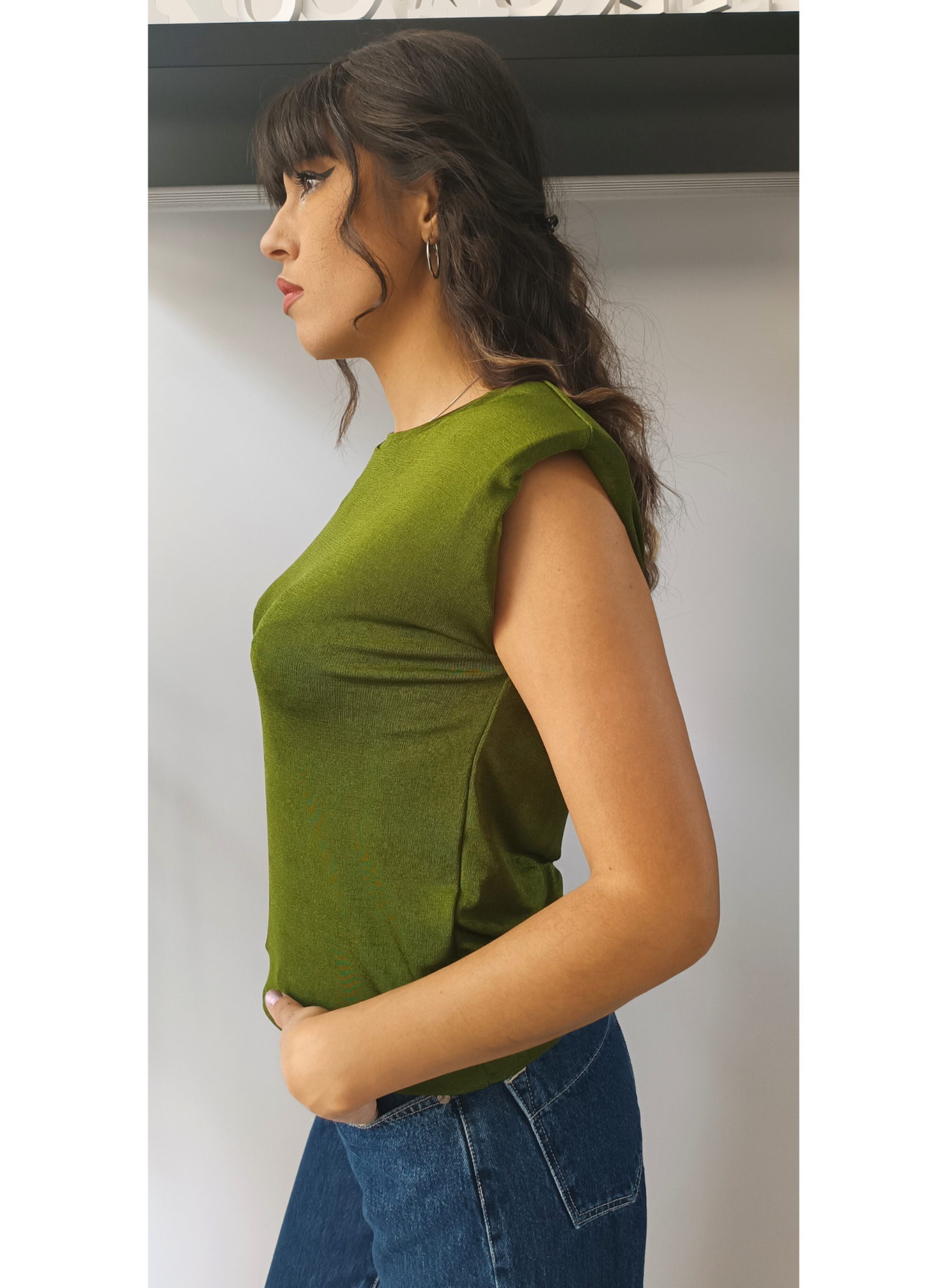 Top Smanicato con spalline