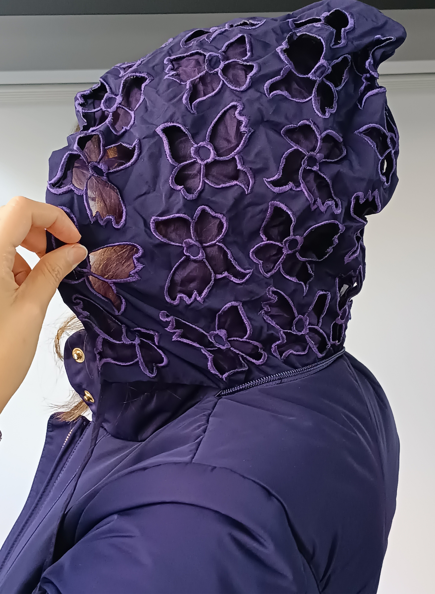 Piumino con cappuccio "colore melanzana"