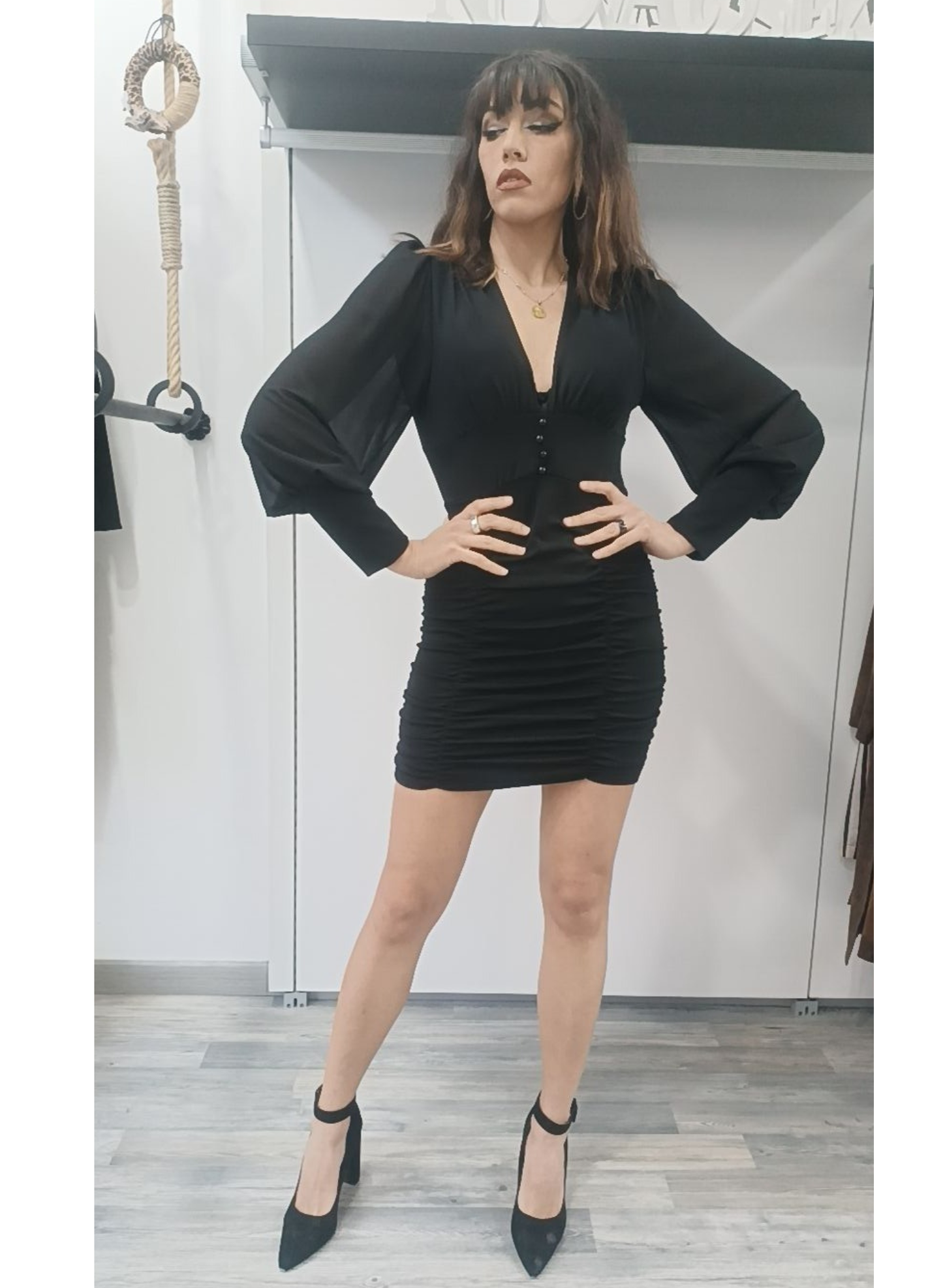 Abito nero drappeggiato