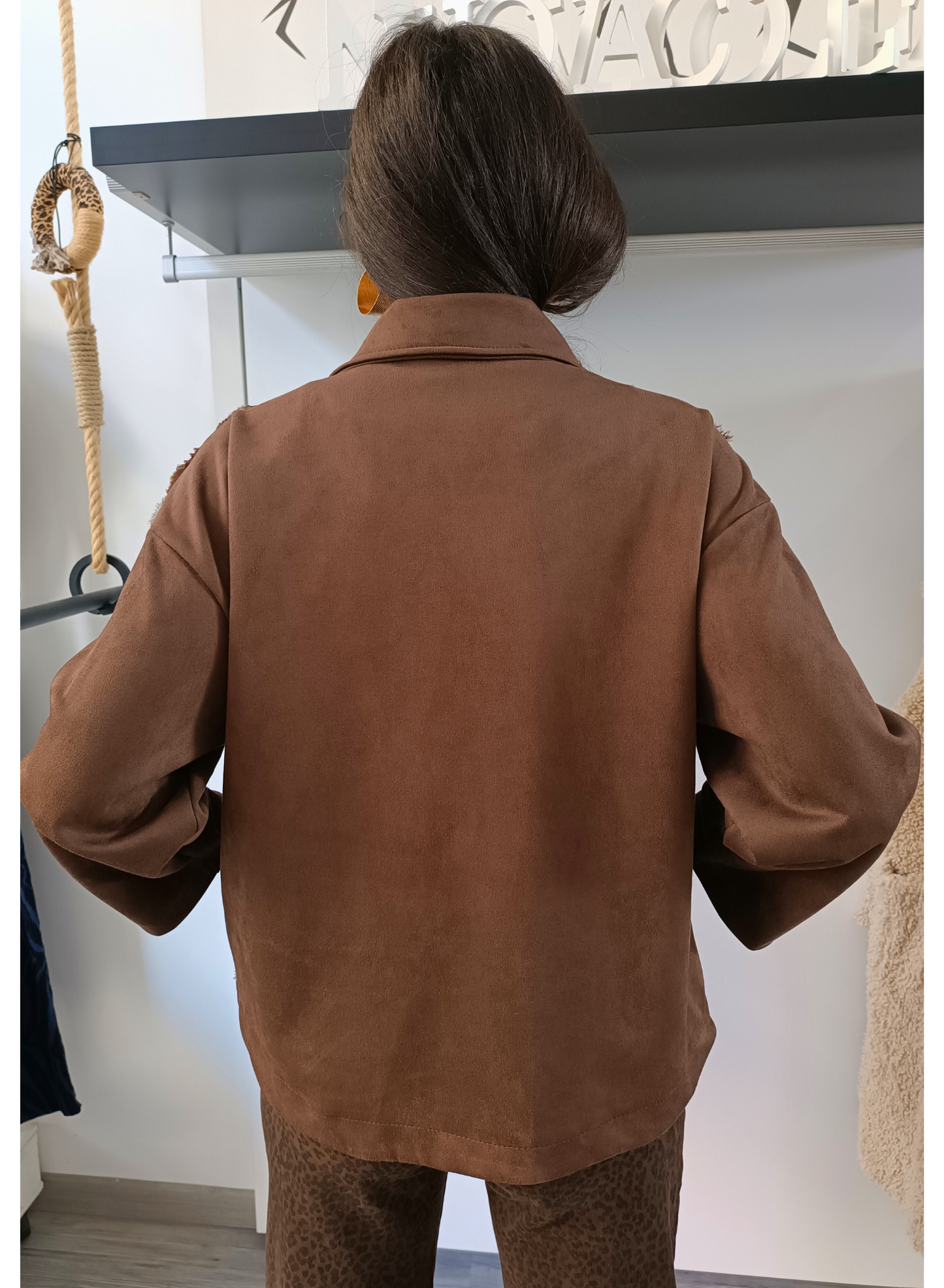 Giubbino con applicazioni fiori