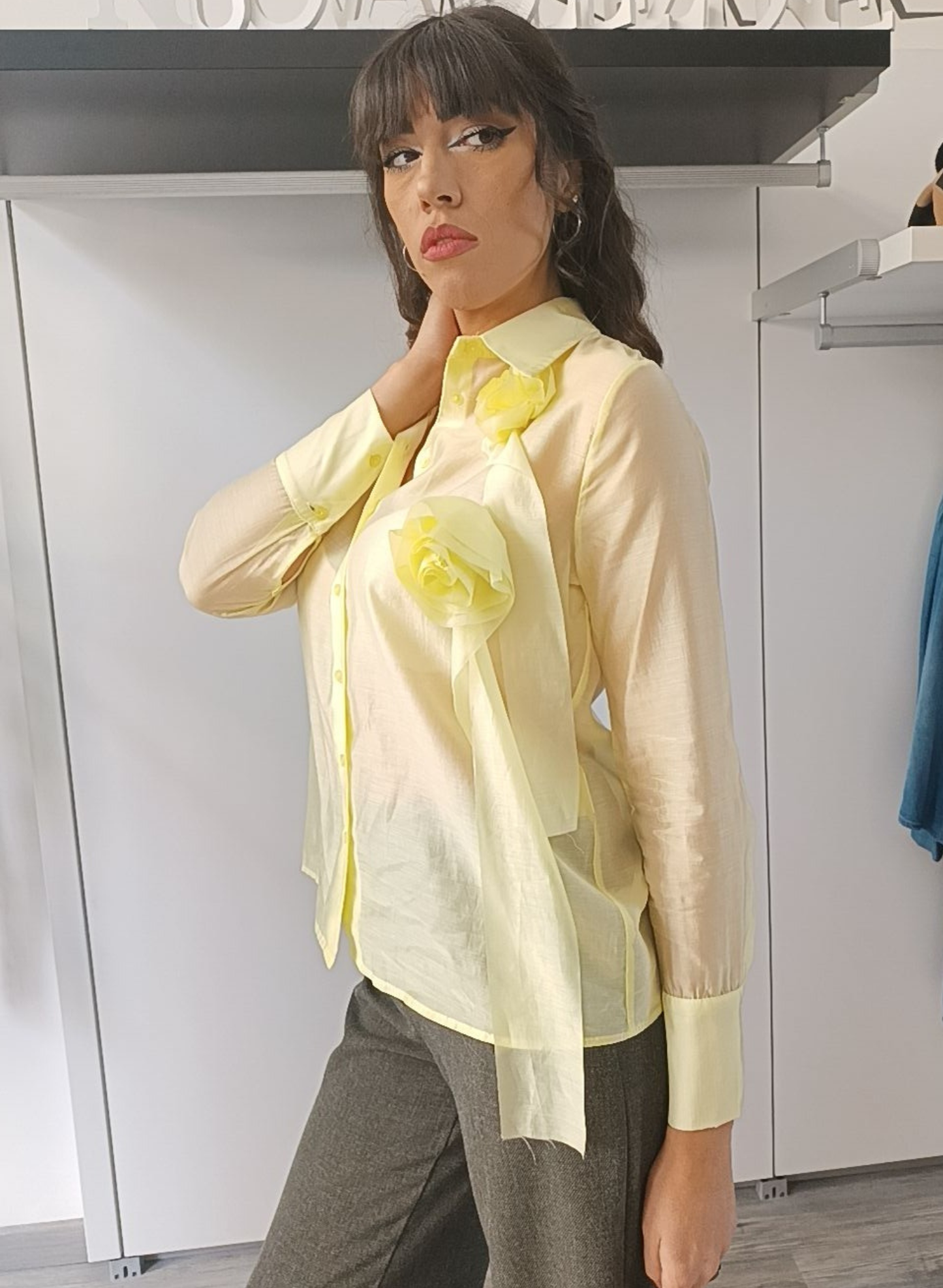 Camicia Gialla con applicazione "Rose"