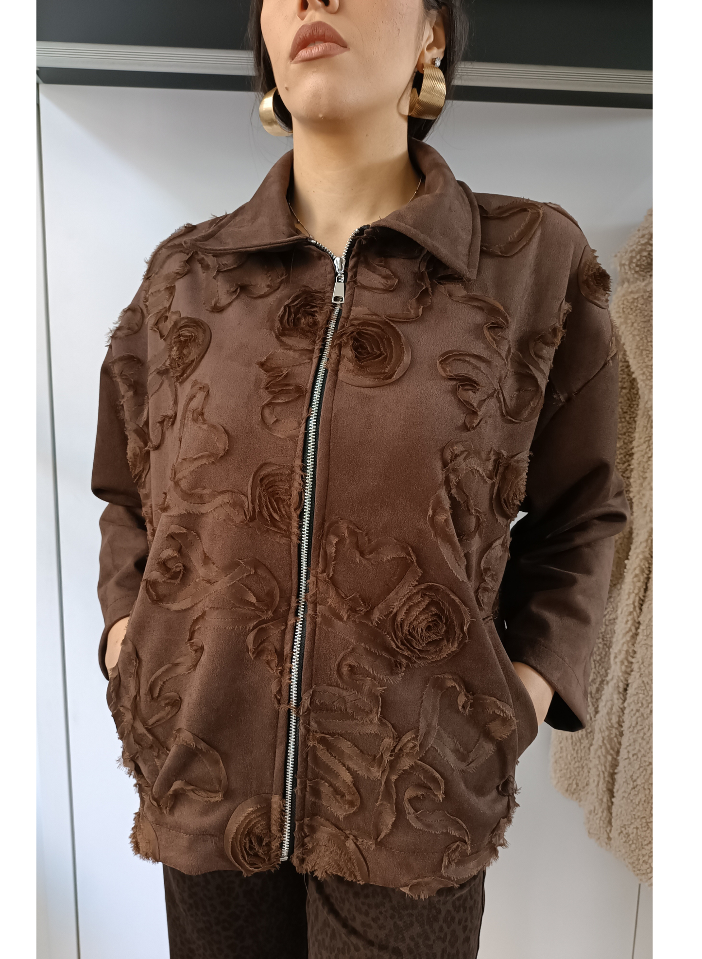 Giubbino con applicazioni fiori