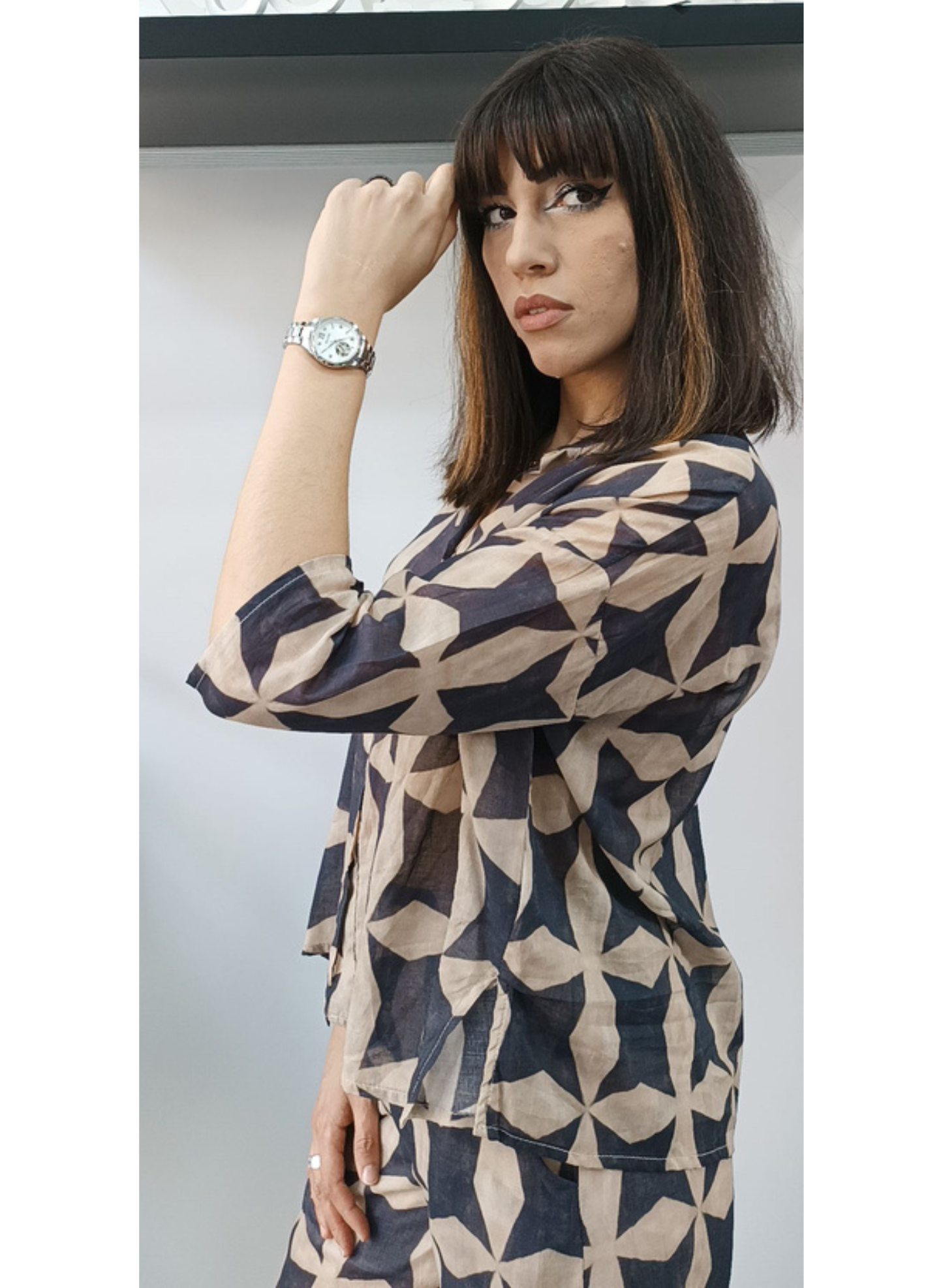 Camicia in fantasia astratta