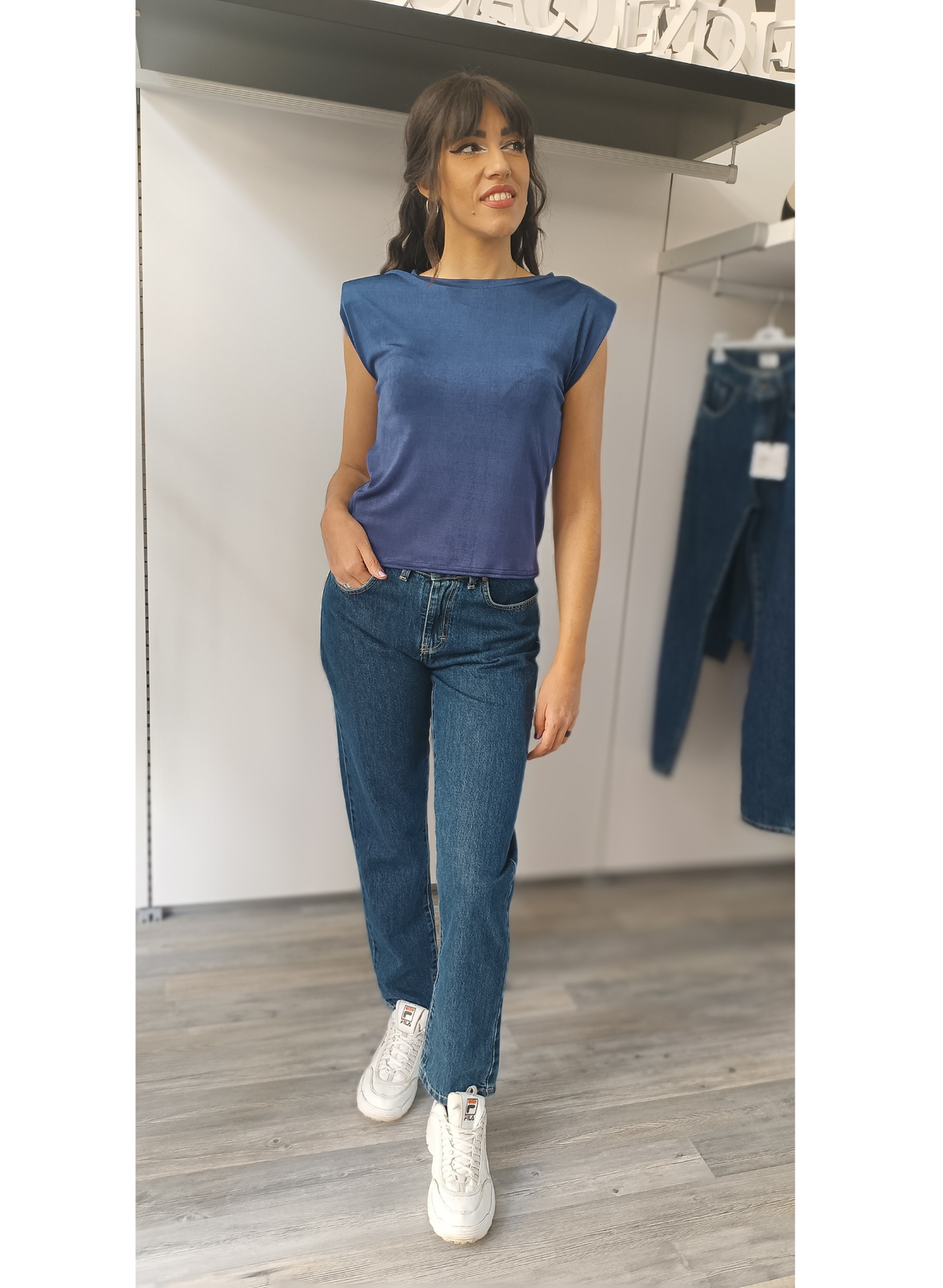 Top Smanicato con spalline