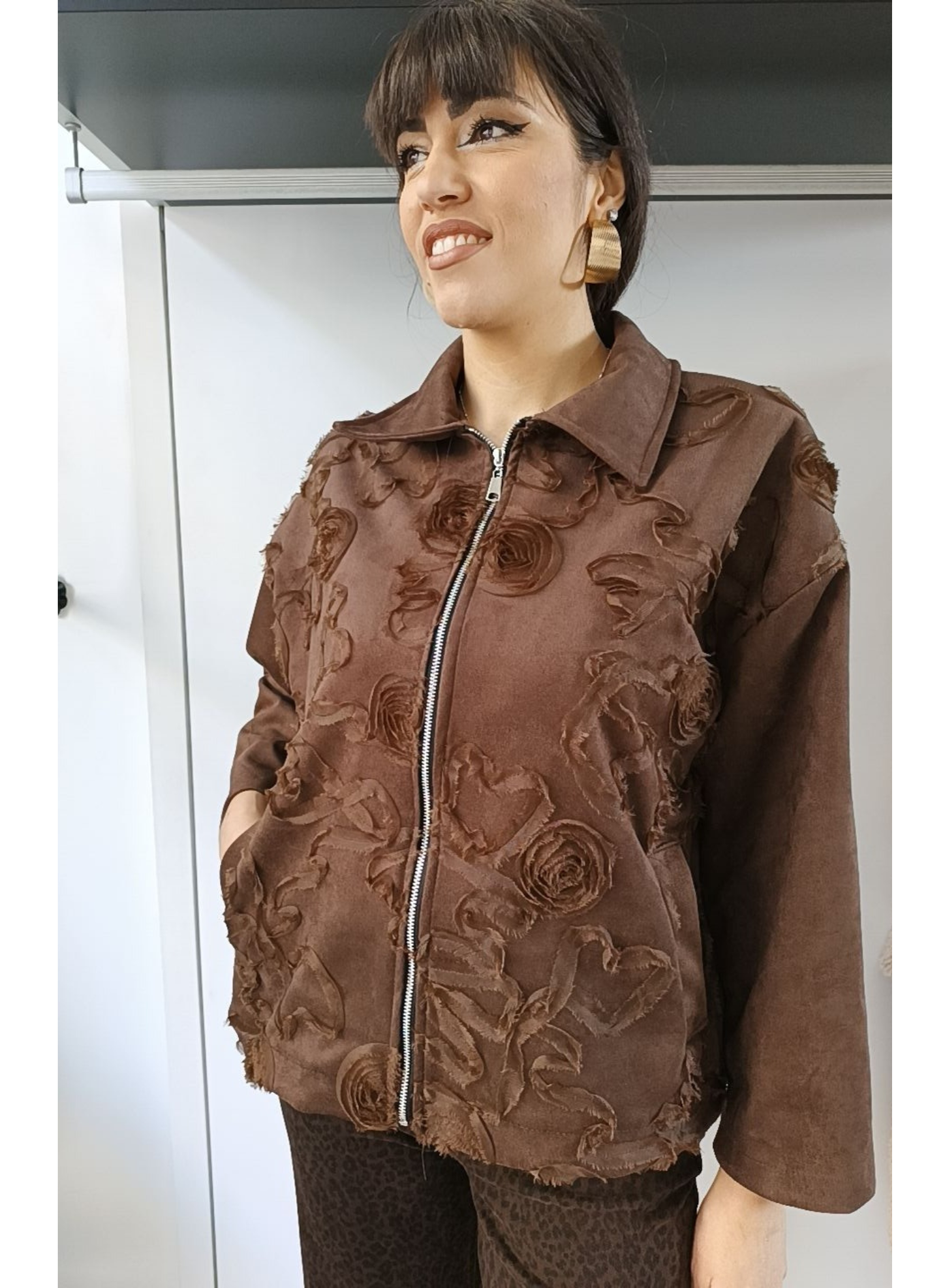 Giubbino con applicazioni fiori