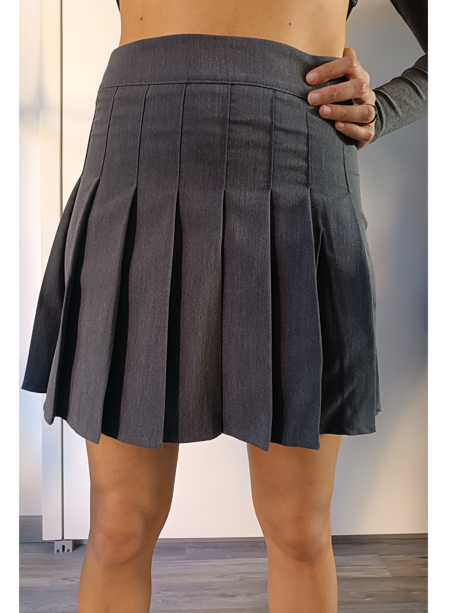 Minigonna a piegoni grigia