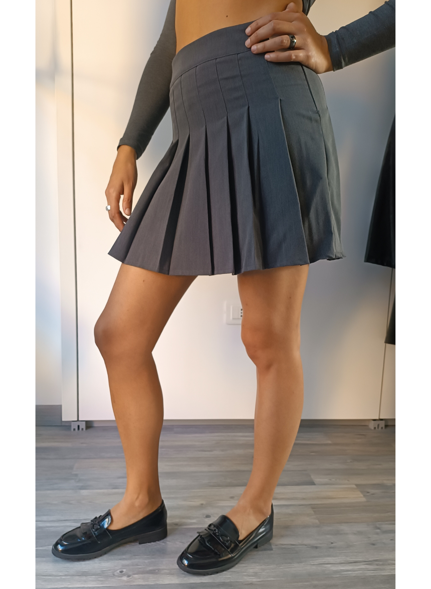 Minigonna a piegoni grigia