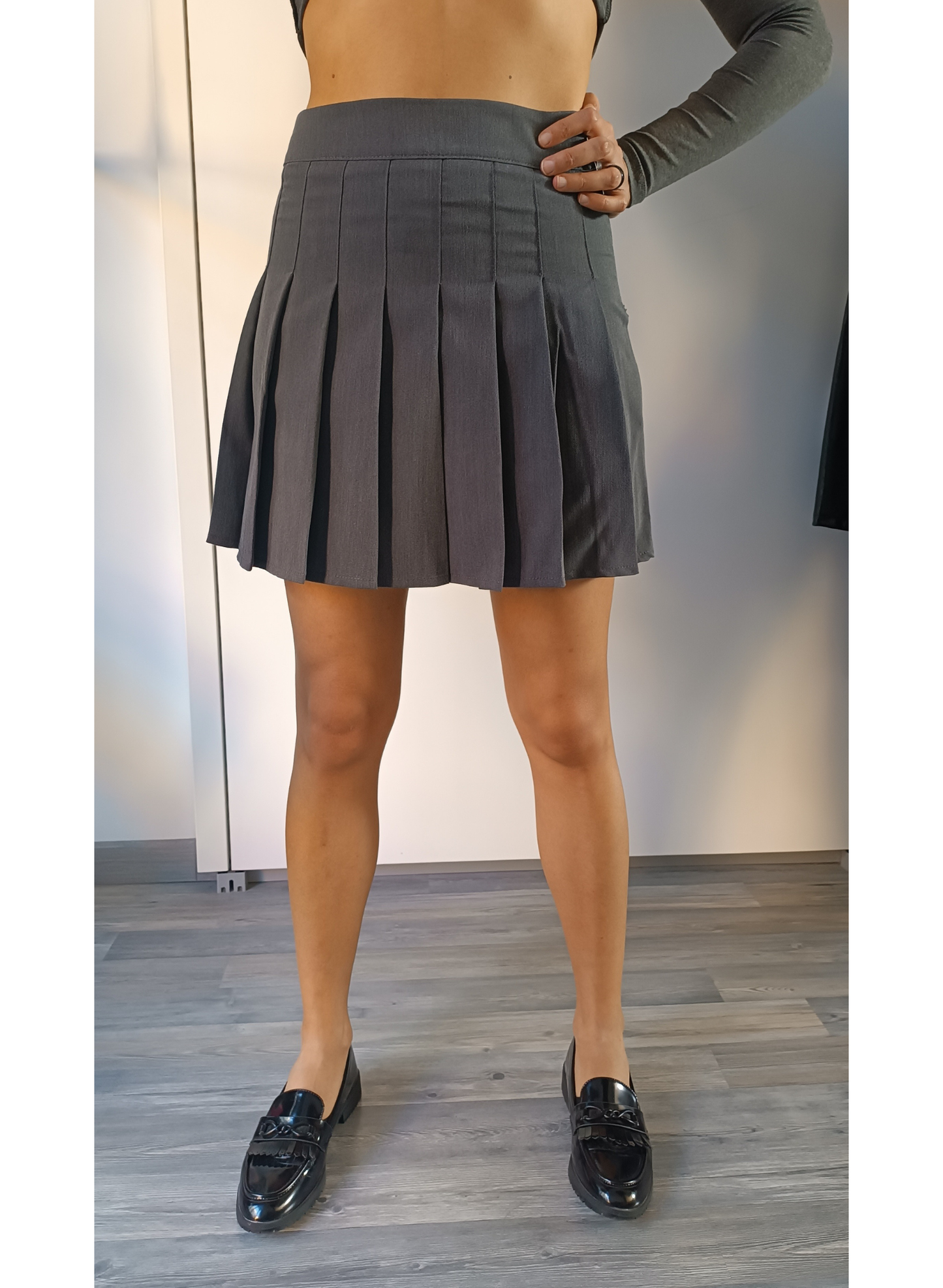 Minigonna a piegoni grigia