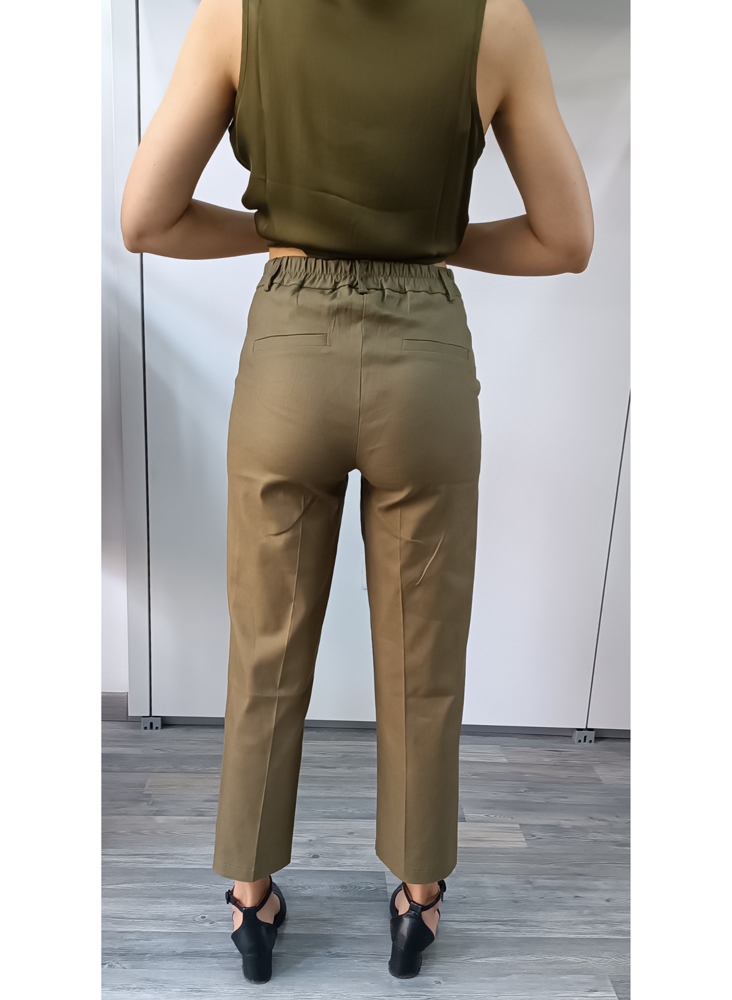Pantaloni verde militare