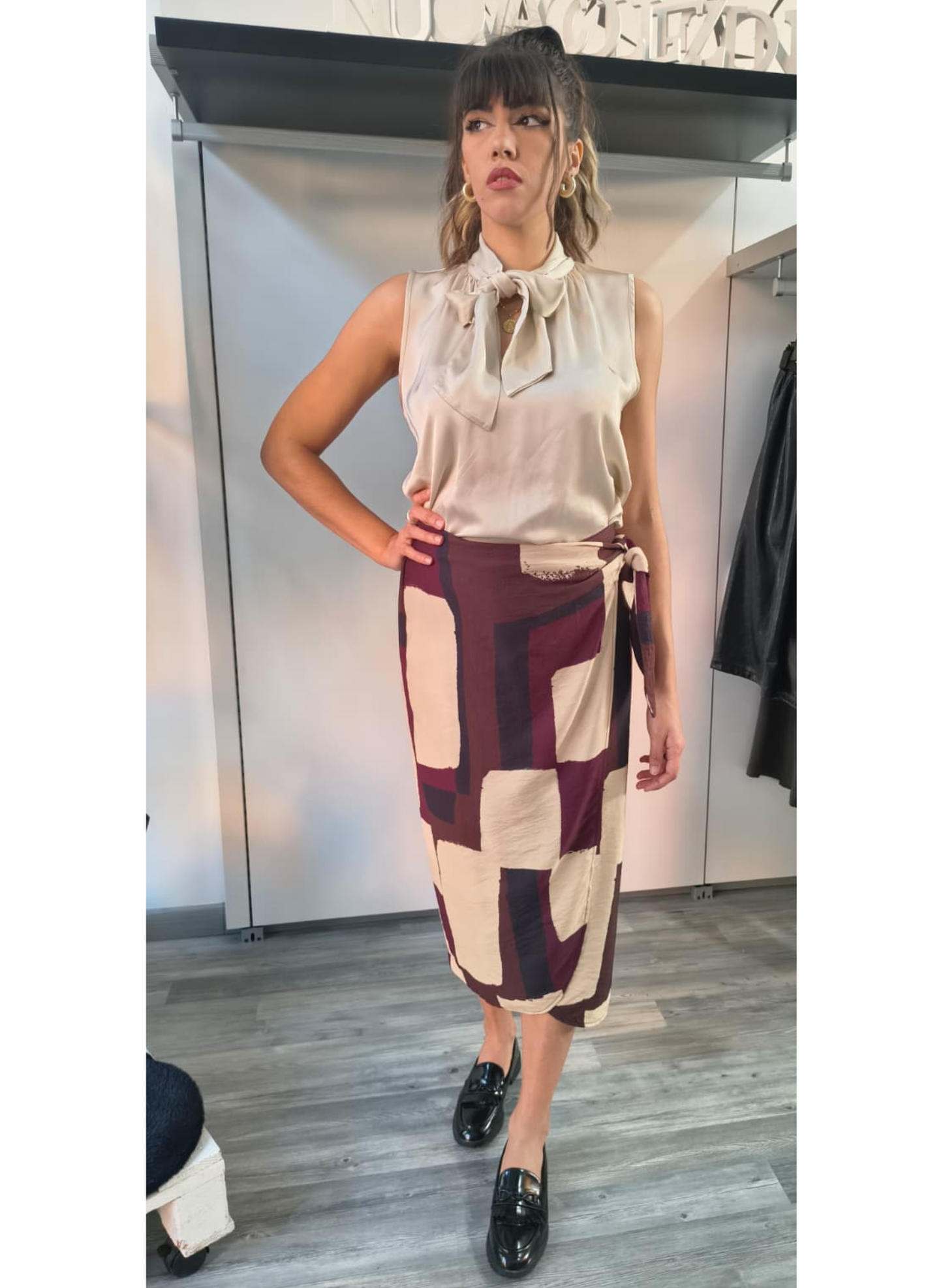 Gonna a portafoglio stampa astratta