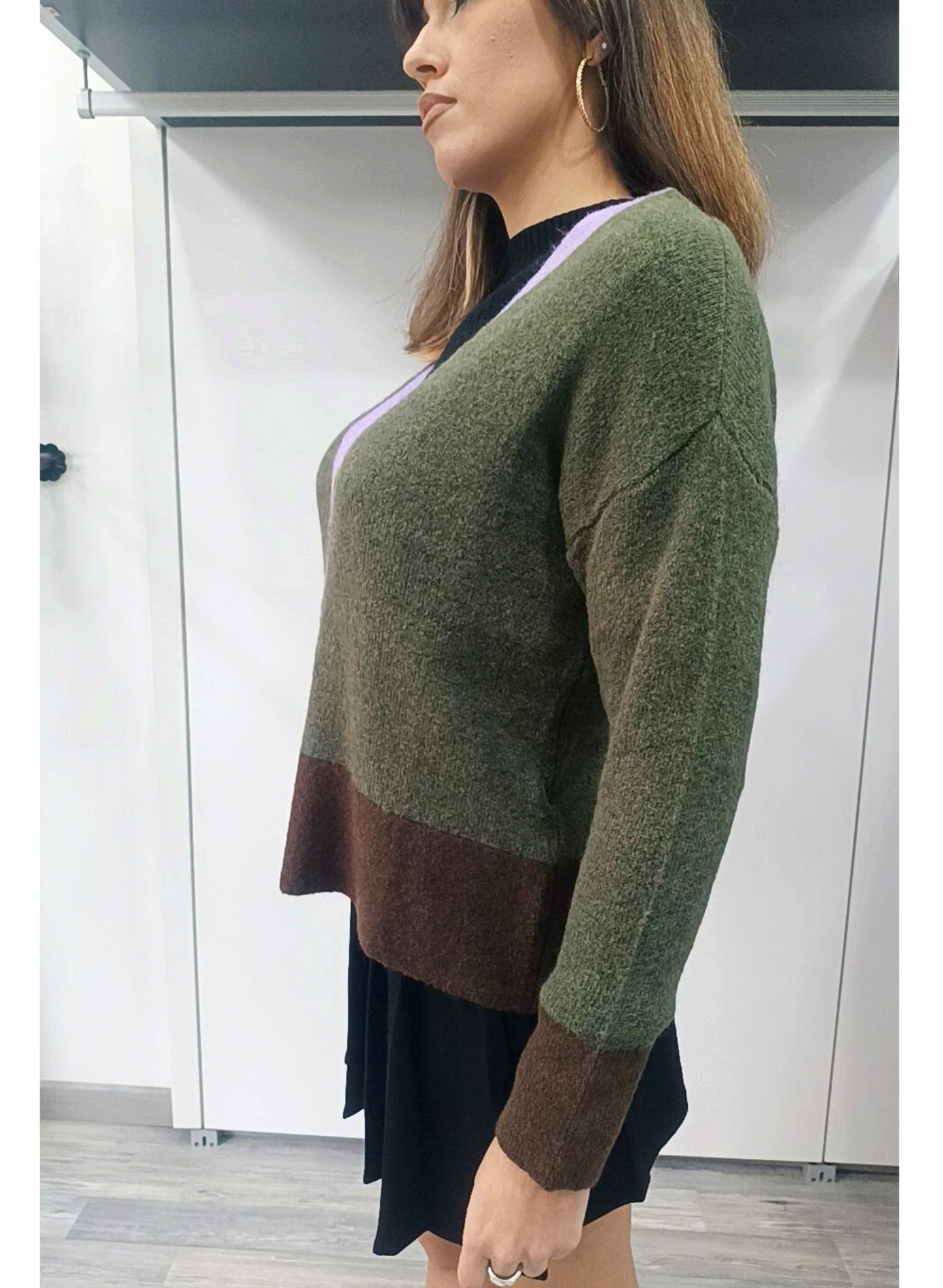 Cardigan tre colori con bottoni