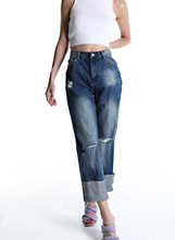 Carica l&#39;immagine nel visualizzatore di Gallery, Jeans crop con risvolto
