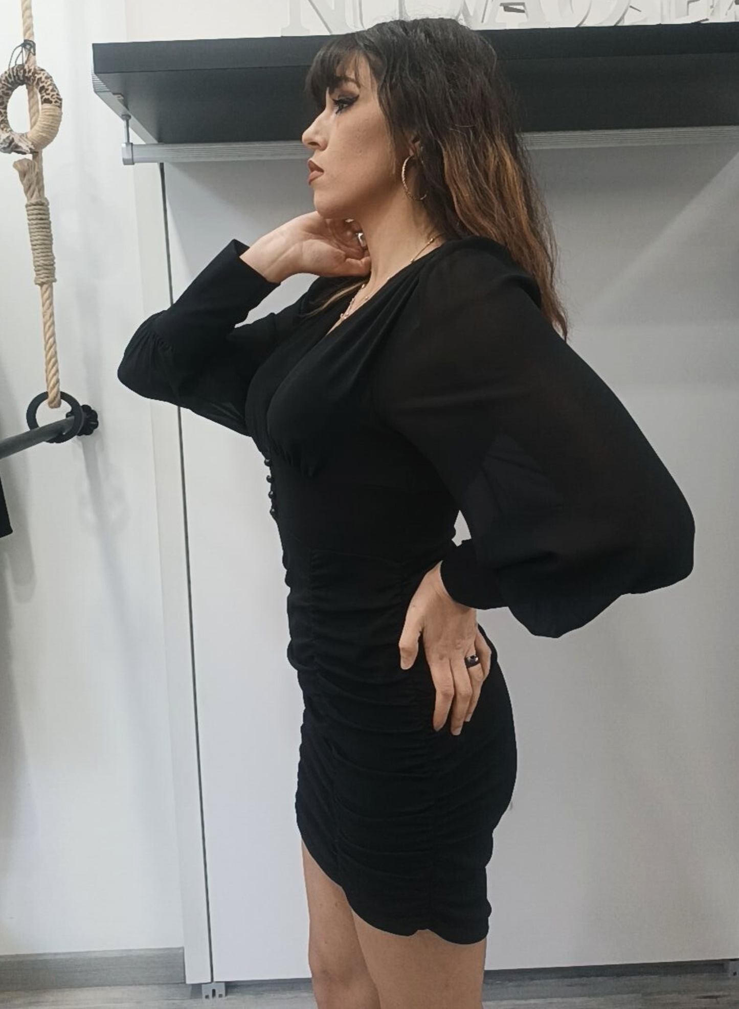 Abito nero drappeggiato