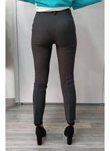Carica l&#39;immagine nel visualizzatore di Gallery, Pantaloni modello dritto grigio antracite
