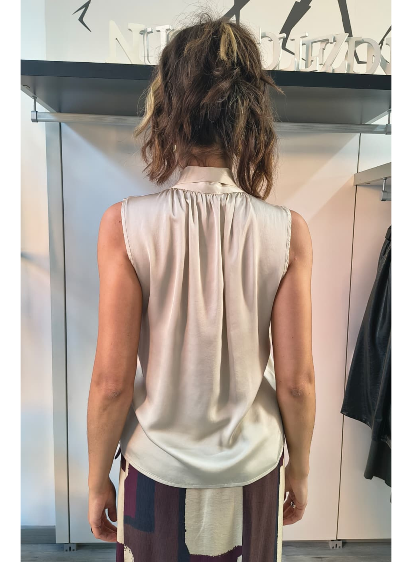 Top satin colore avorio