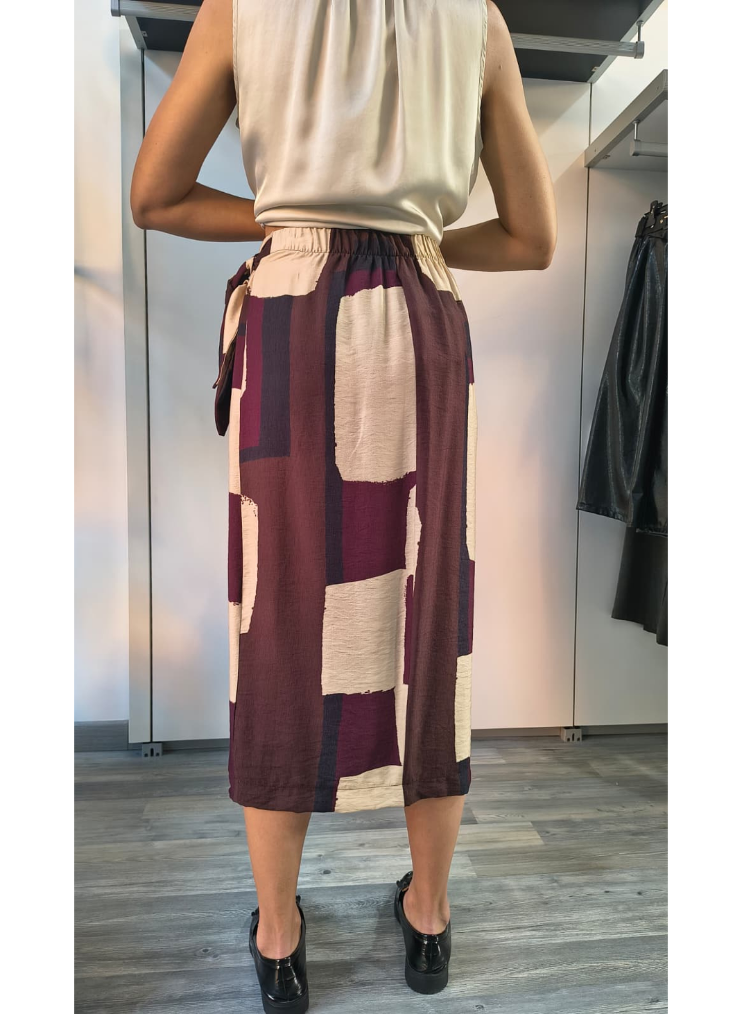 Gonna a portafoglio stampa astratta