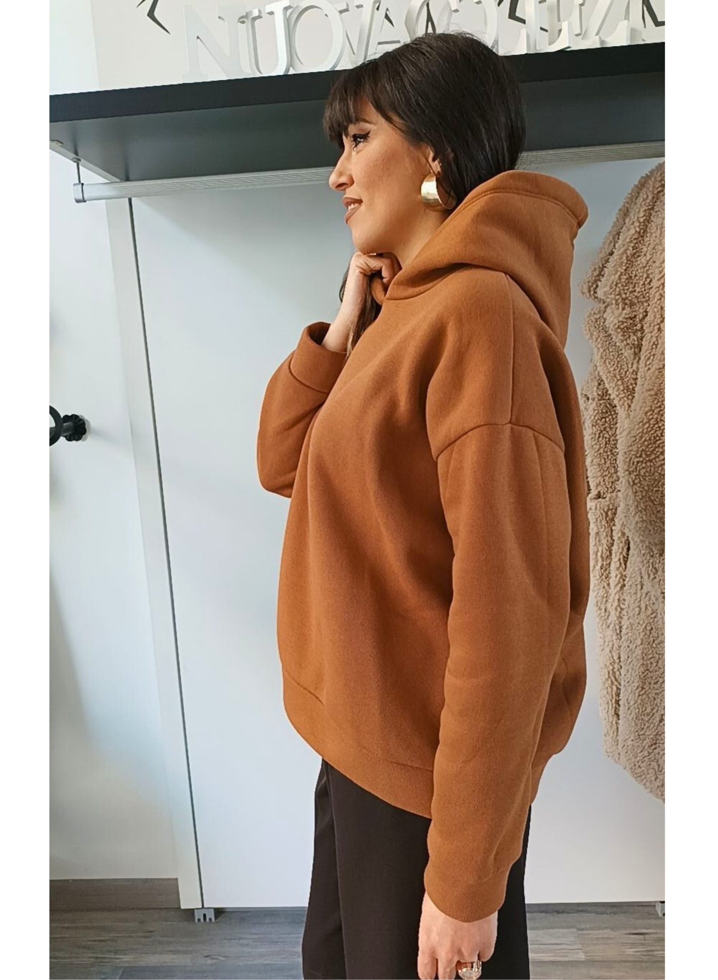 Felpa con cappuccio color caramello