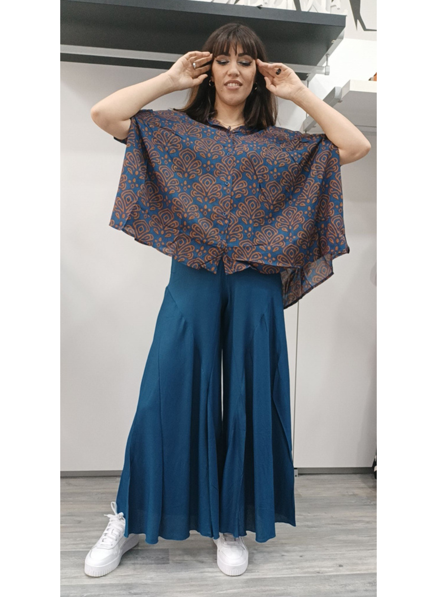 Pantaloni ampi colore ottanio