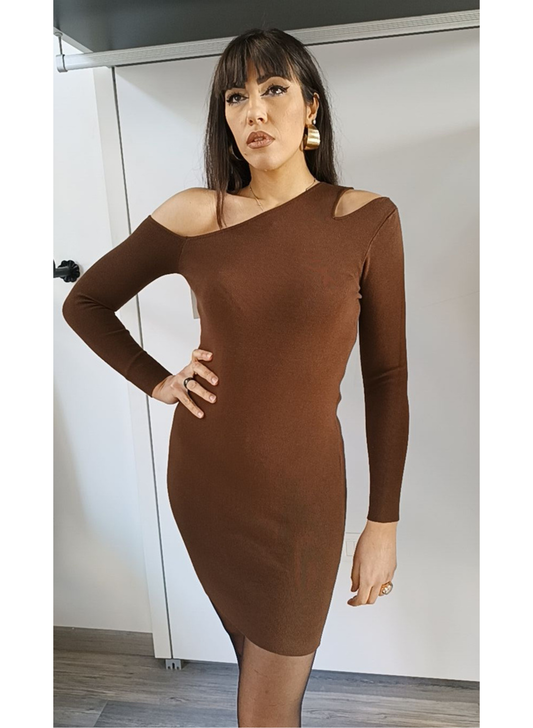 Abito scollo cut out
