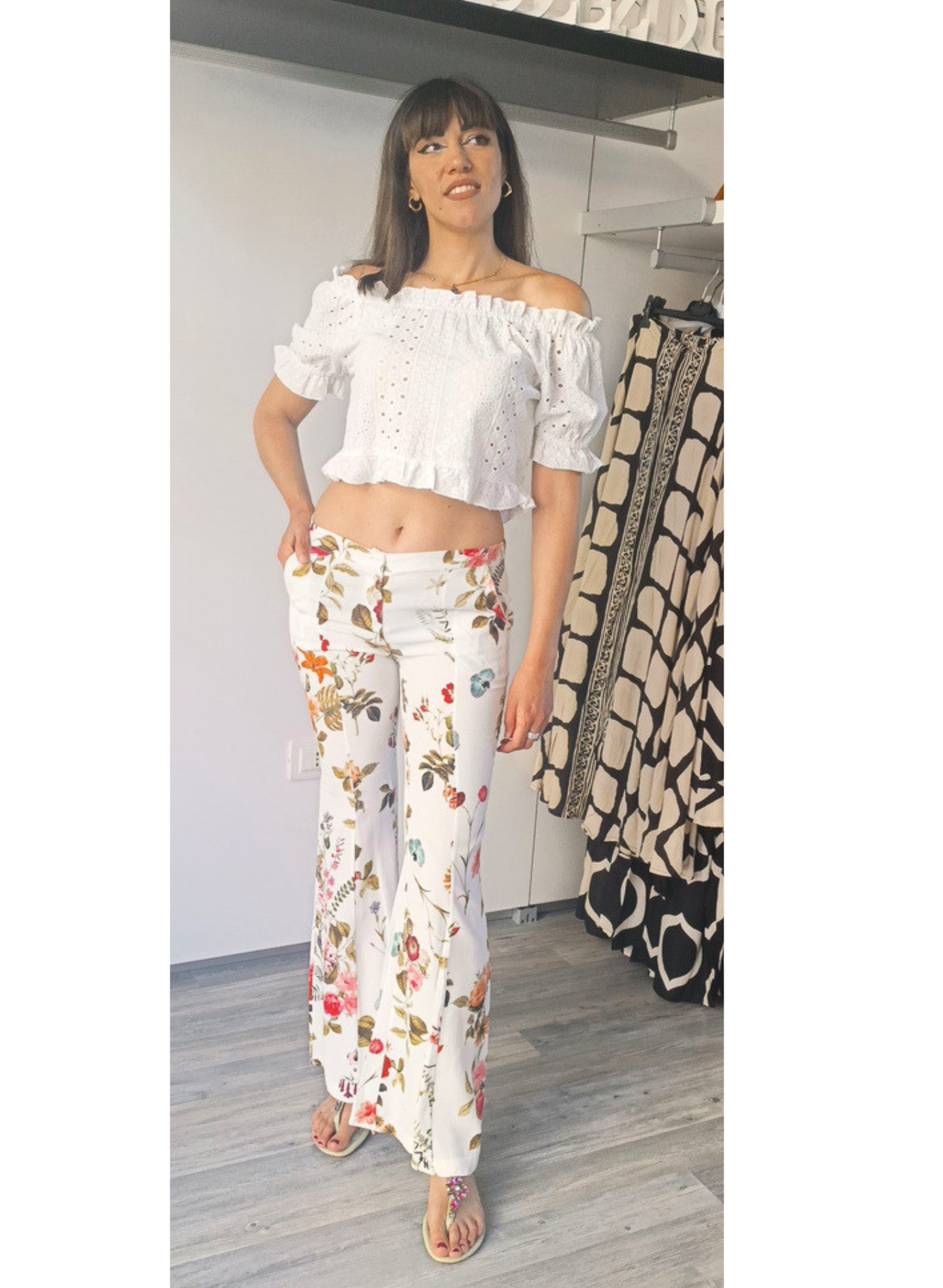 Pantaloni stampa floreale a zampa