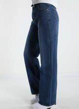 Carica l&#39;immagine nel visualizzatore di Gallery, Jeans modello palazzo
